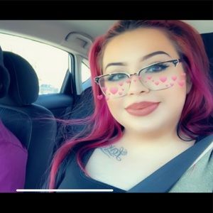 Meet your Posher, Yesenia